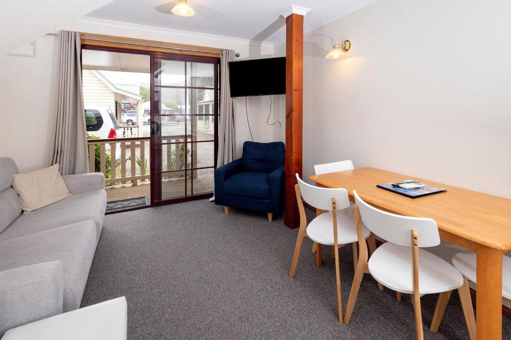 Kitty'S Cottages - Managed By Big4 Strahan Holiday Retreat Exteriér fotografie