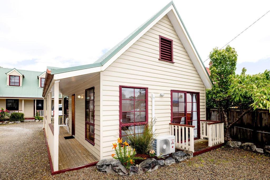 Kitty'S Cottages - Managed By Big4 Strahan Holiday Retreat Exteriér fotografie